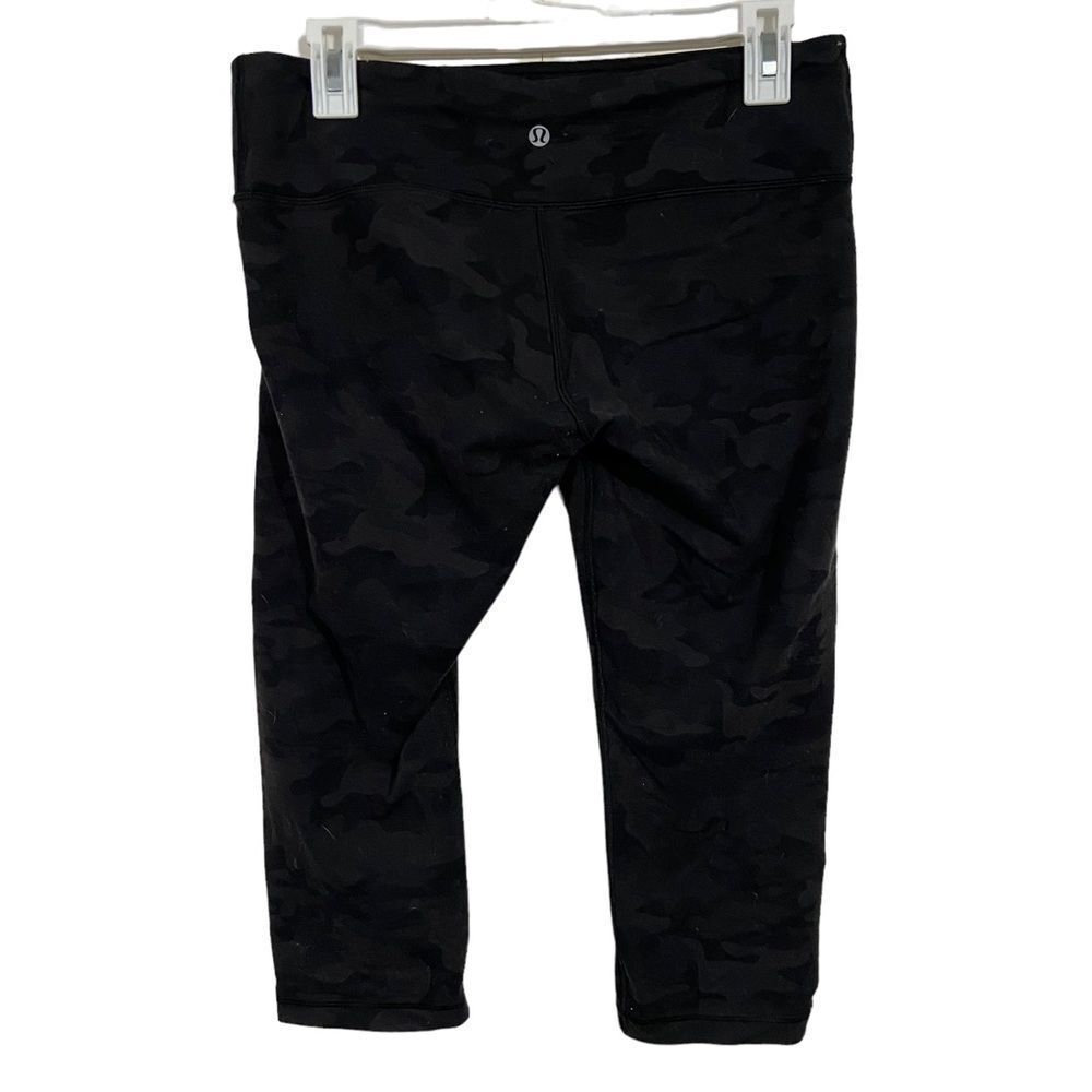 LuLuLemon Black Camo Printed Activewear Capris